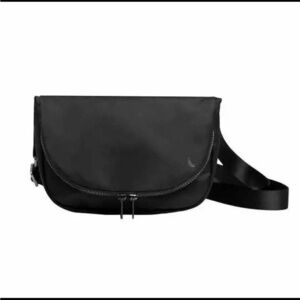 Lole Crossbody Bag in Black